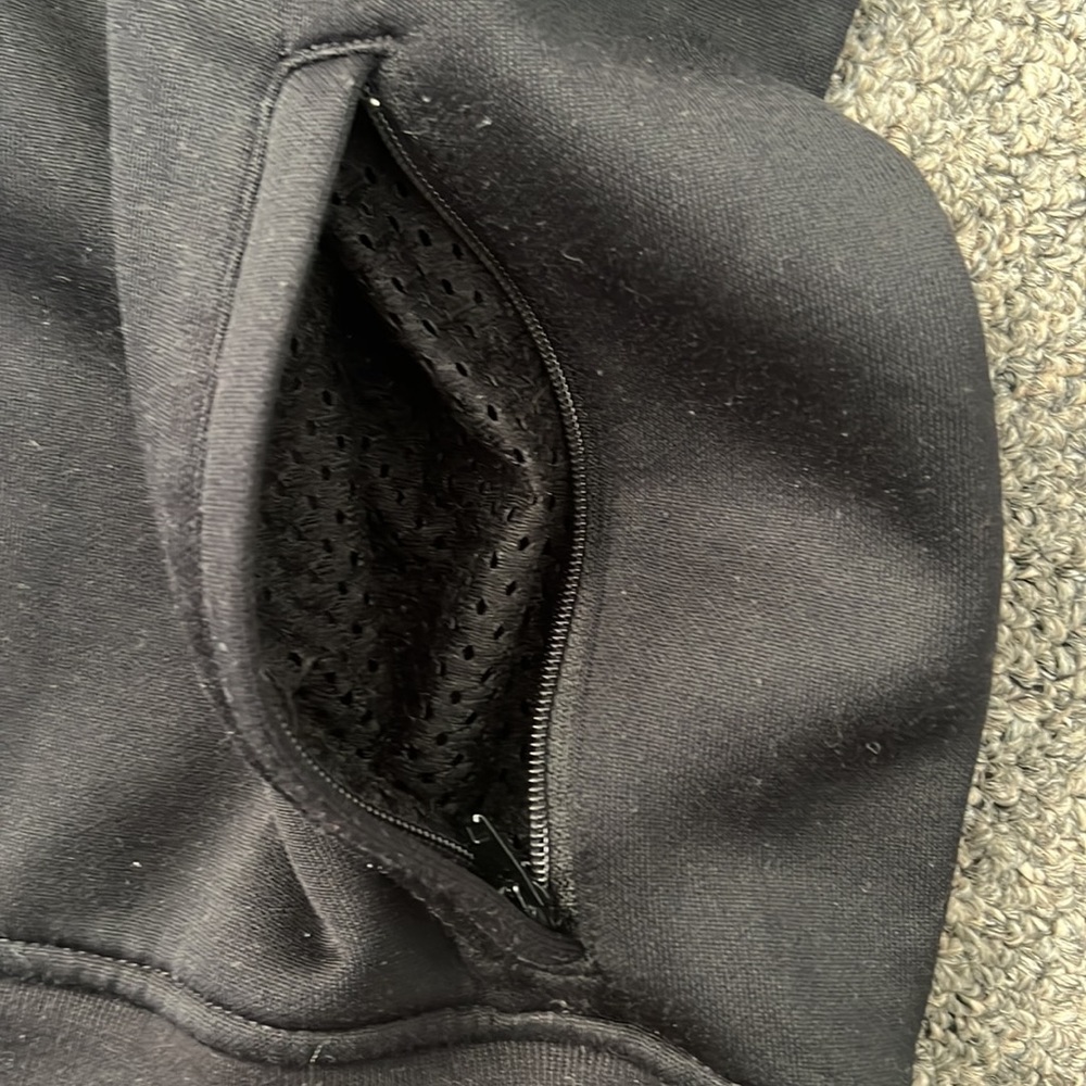 Zip up - Picture 4 of 8